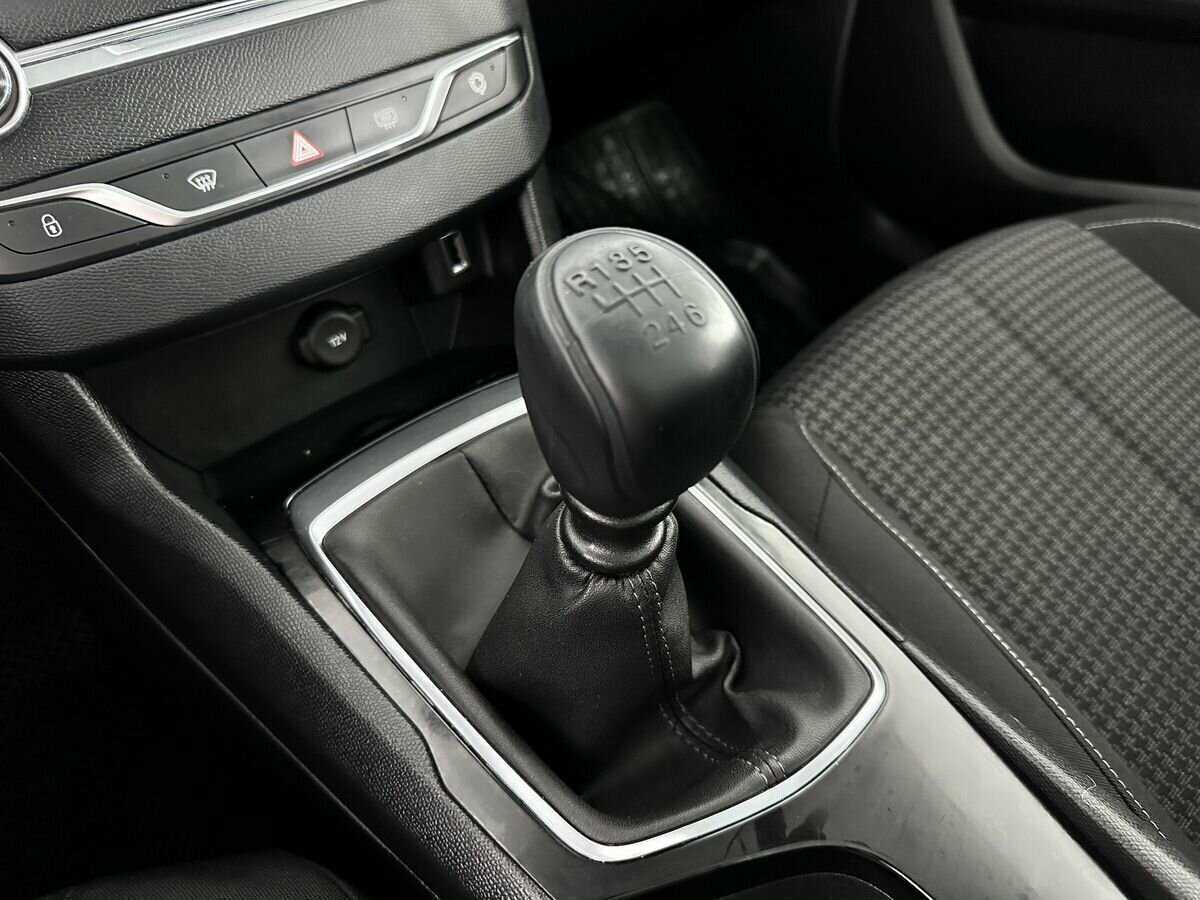 Купить Peugeot 308 с пробегом. Фото: #12
