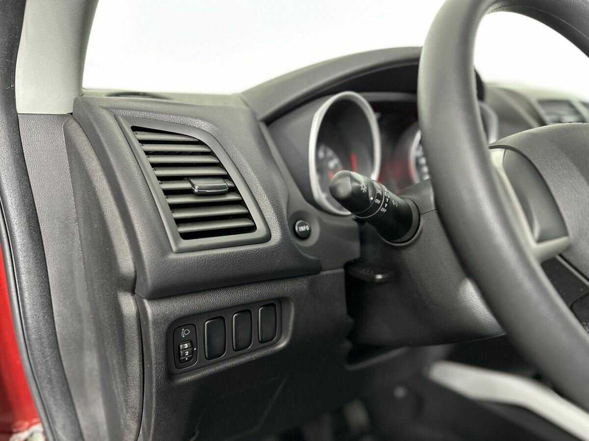 Купить Mitsubishi ASX с пробегом. Фото: #8