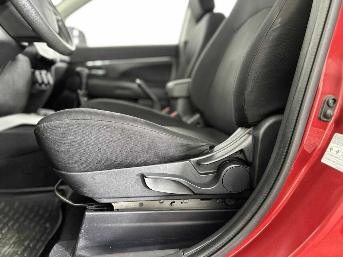 Купить Mitsubishi ASX с пробегом. Фото: #9