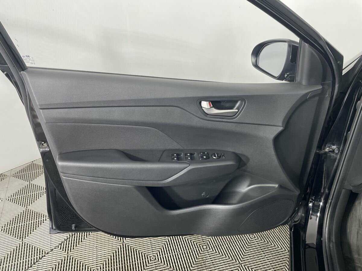 Купить Hyundai Solaris с пробегом. Фото: #7