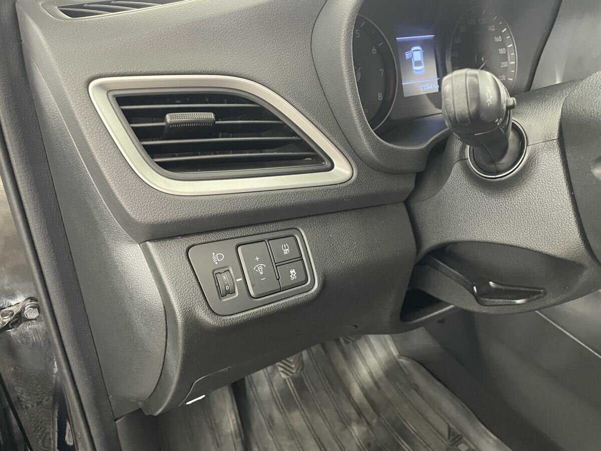 Купить Hyundai Solaris с пробегом. Фото: #8