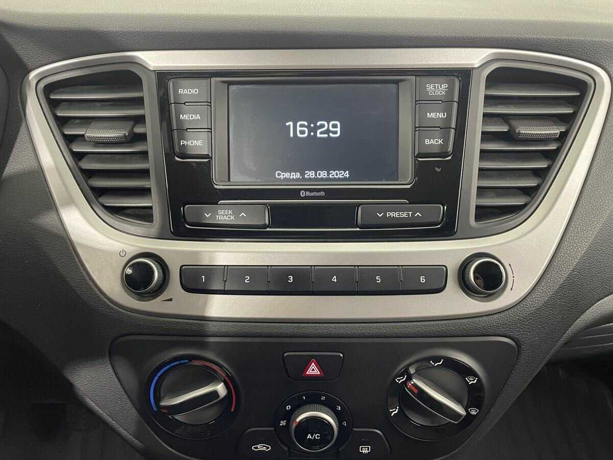 Купить Hyundai Solaris с пробегом. Фото: #11