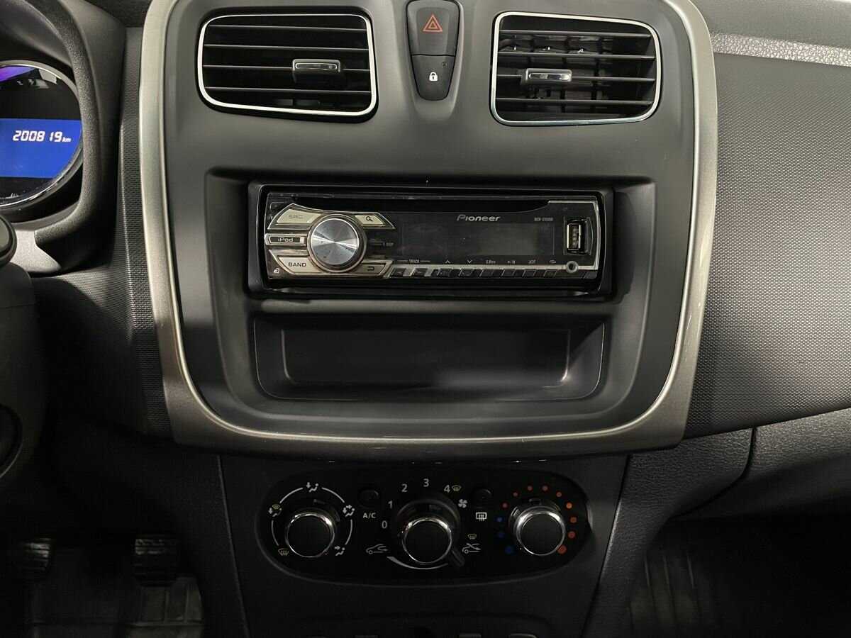 Купить Renault Logan с пробегом. Фото: #11