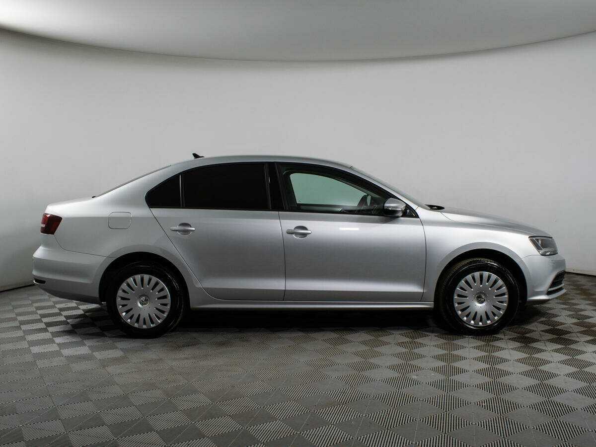 Купить Volkswagen Jetta с пробегом. Фото: #3
