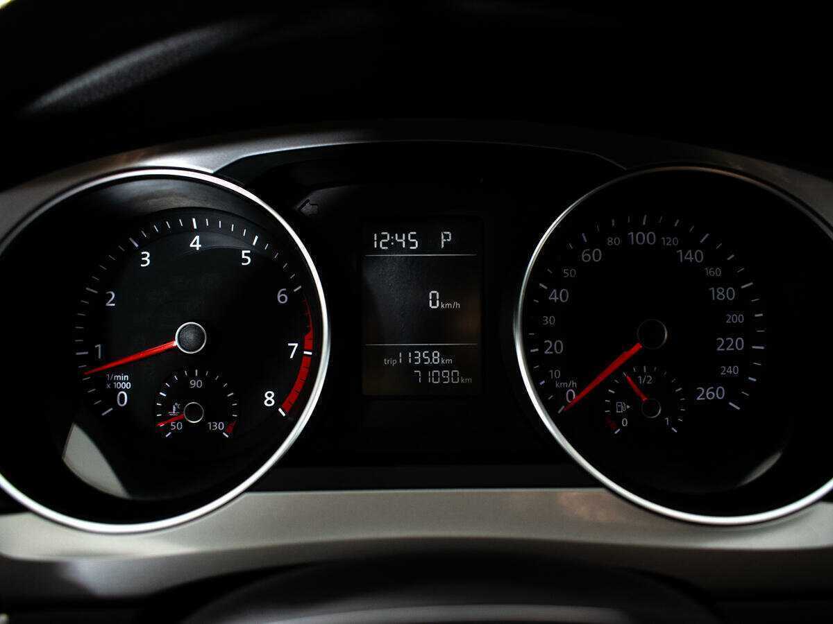 Купить Volkswagen Jetta с пробегом. Фото: #11