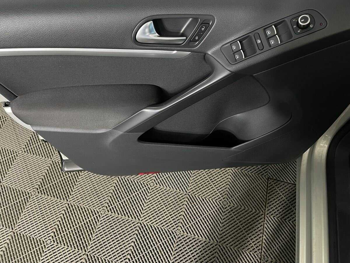 Купить Volkswagen Tiguan с пробегом. Фото: #7