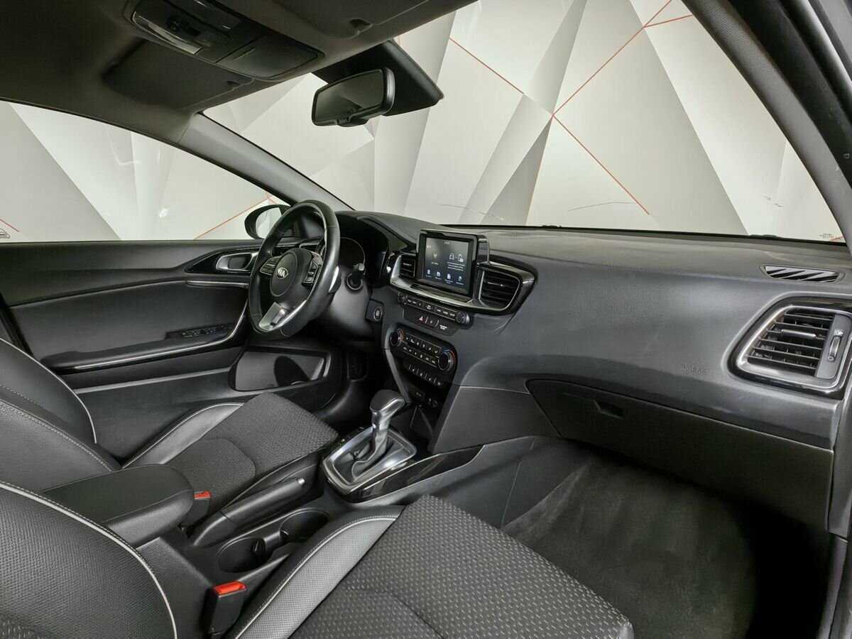 Купить Kia Ceed с пробегом. Фото: #8