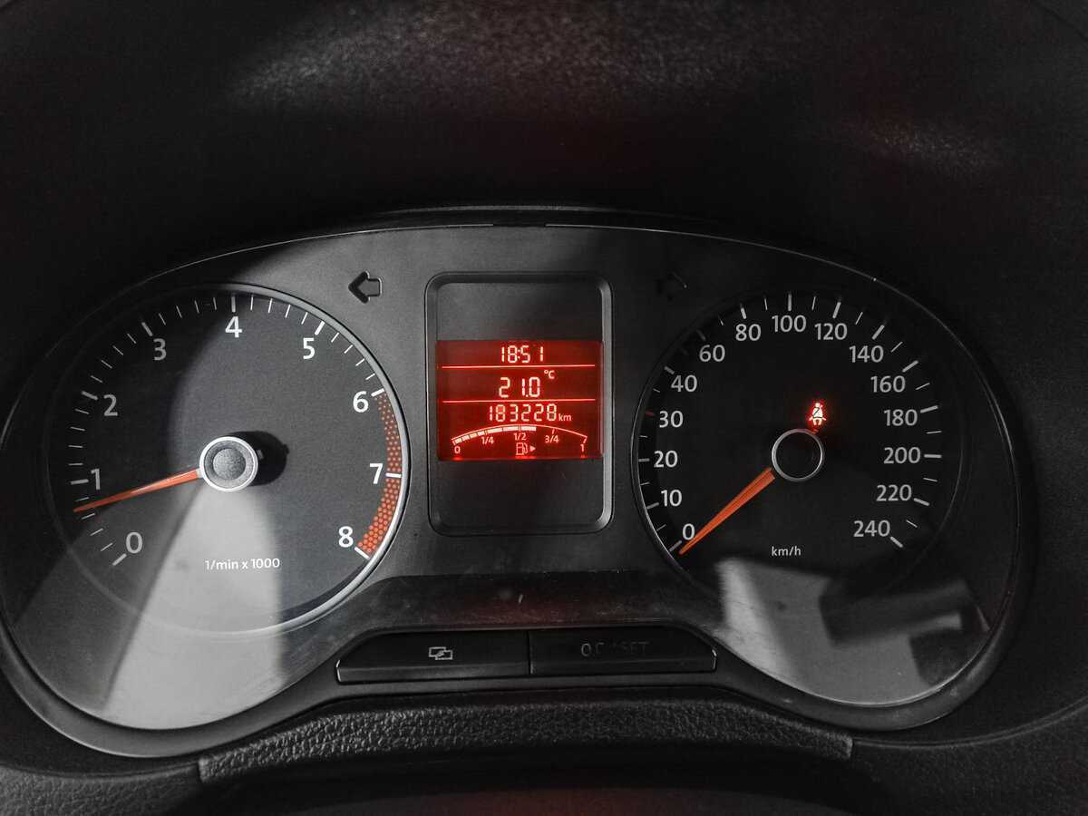 Купить Volkswagen Polo с пробегом. Фото: #10