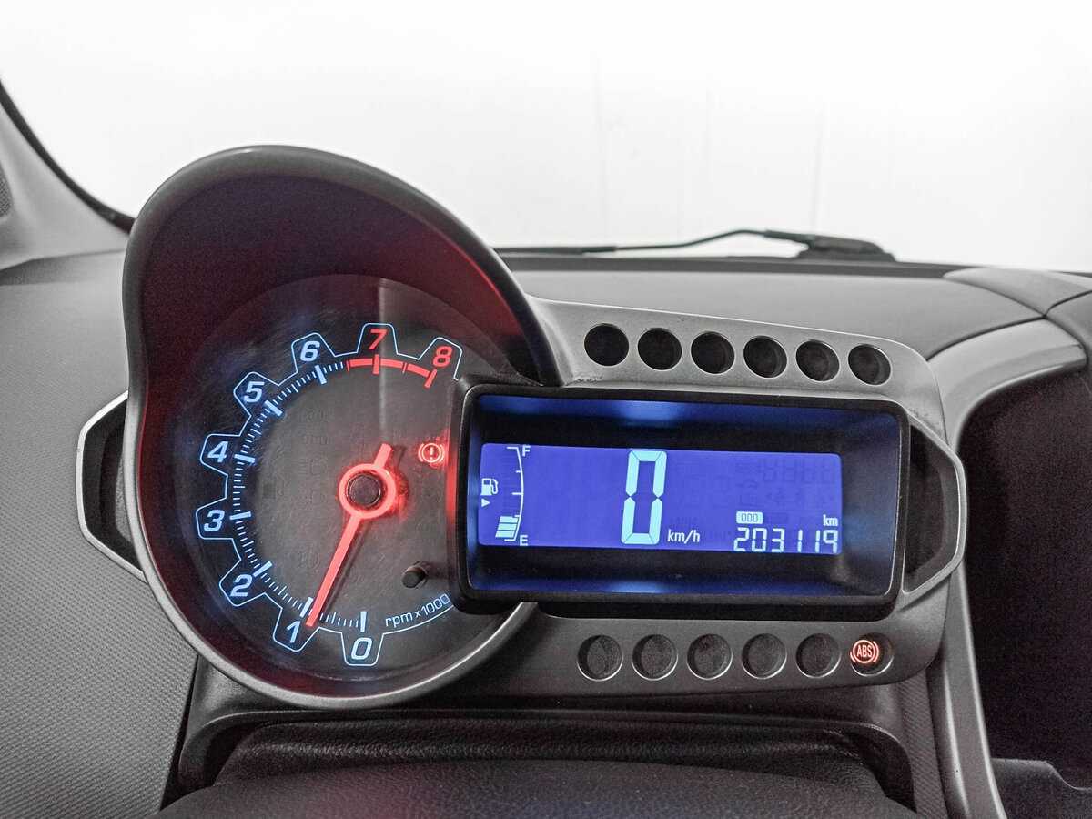 Купить Chevrolet Aveo с пробегом. Фото: #10