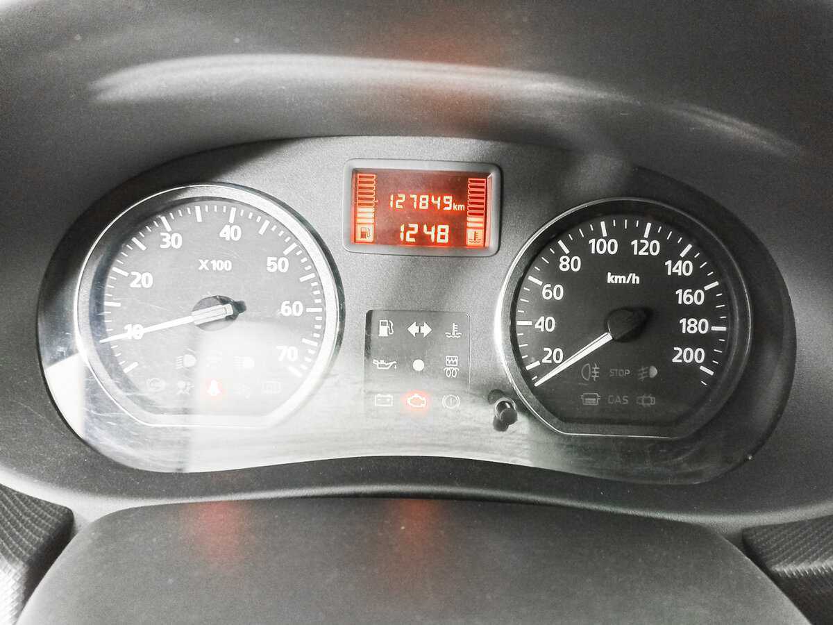 Купить Renault Sandero с пробегом. Фото: #10