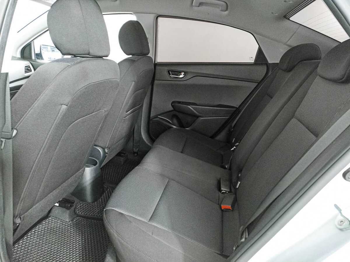 Купить Hyundai Solaris с пробегом. Фото: #9