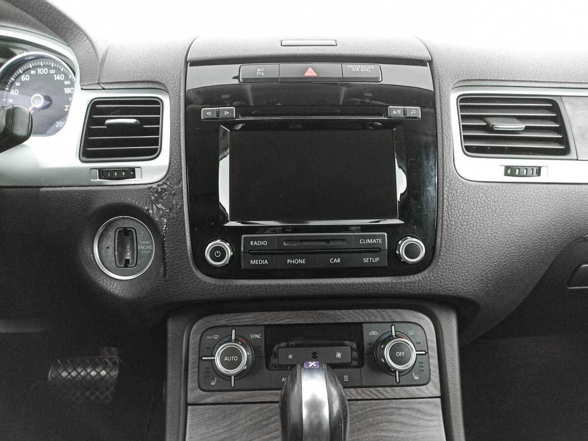 Купить Volkswagen Touareg с пробегом. Фото: #12