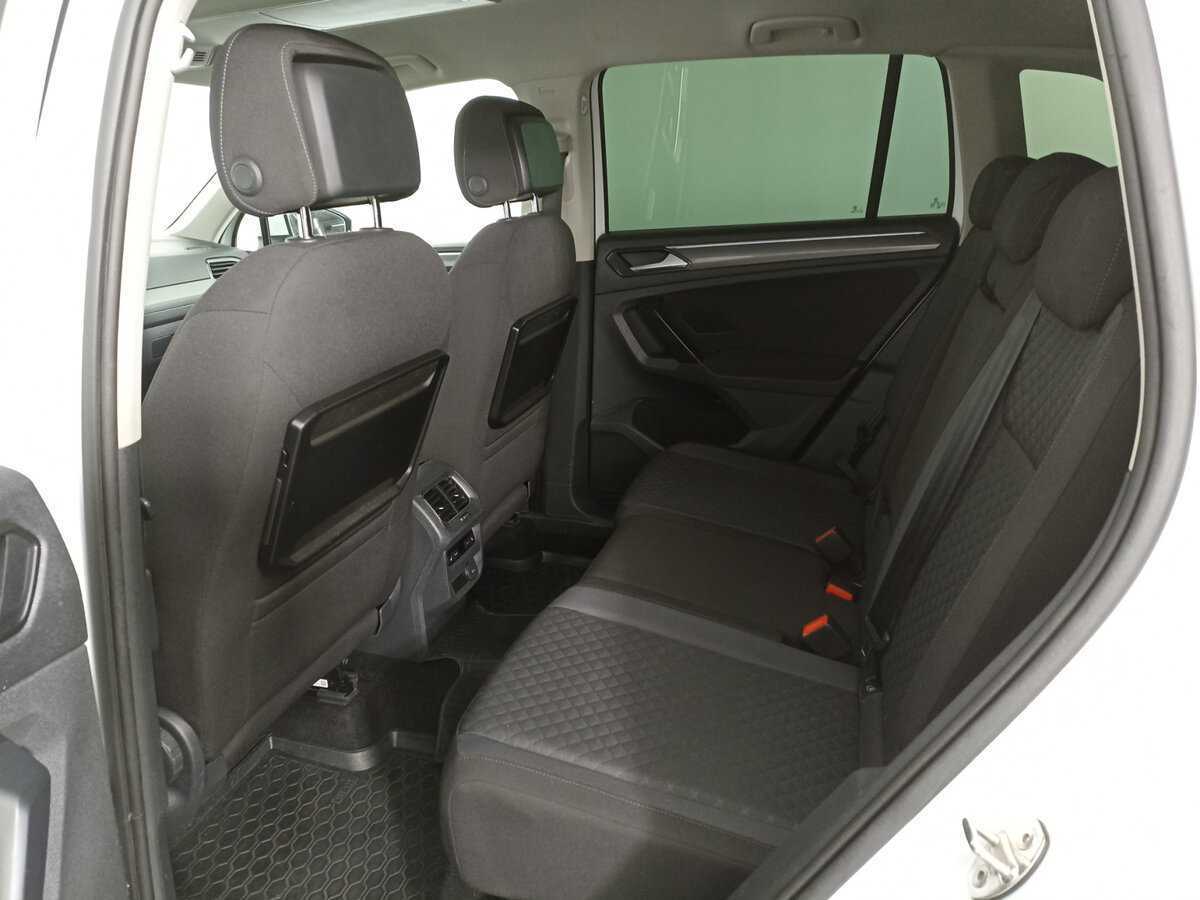 Купить Volkswagen Tiguan с пробегом. Фото: #9