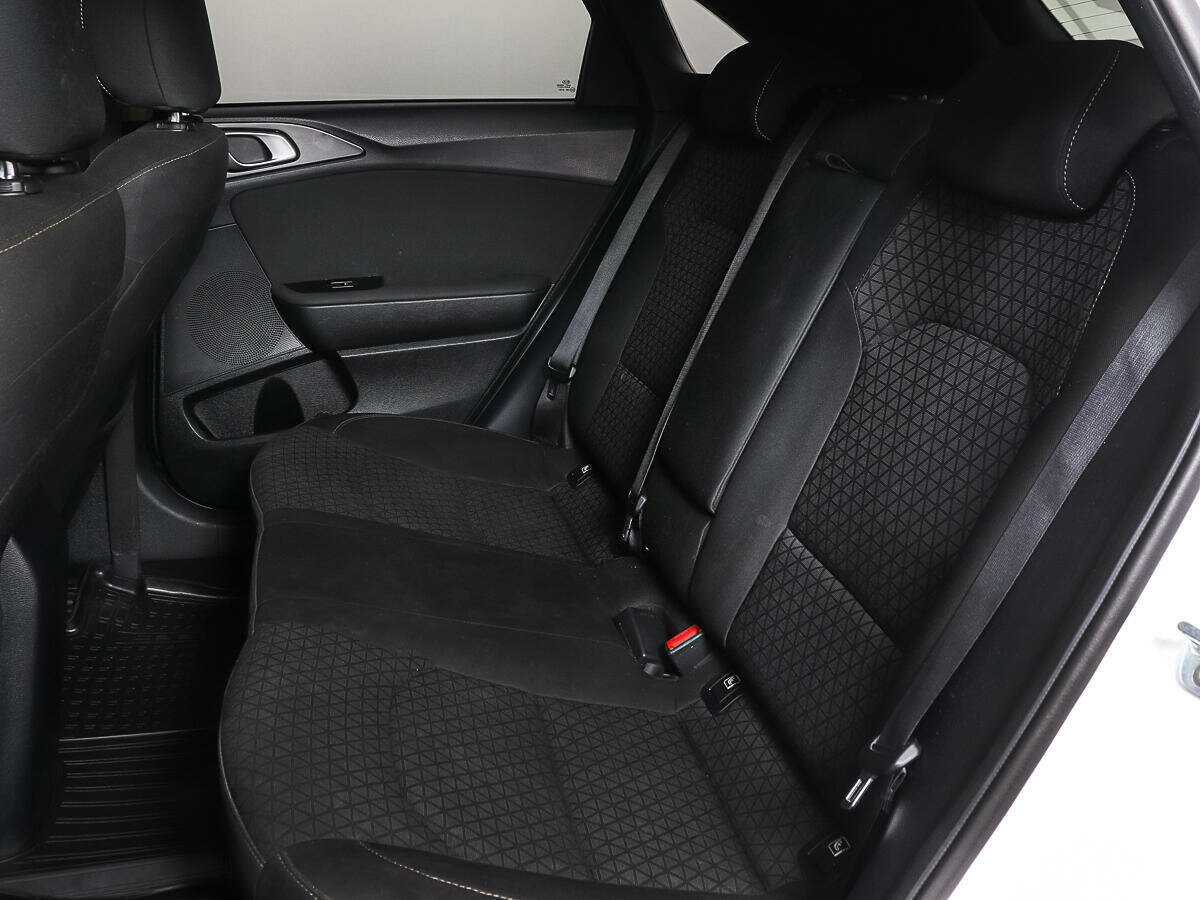 Купить Kia Ceed с пробегом. Фото: #8