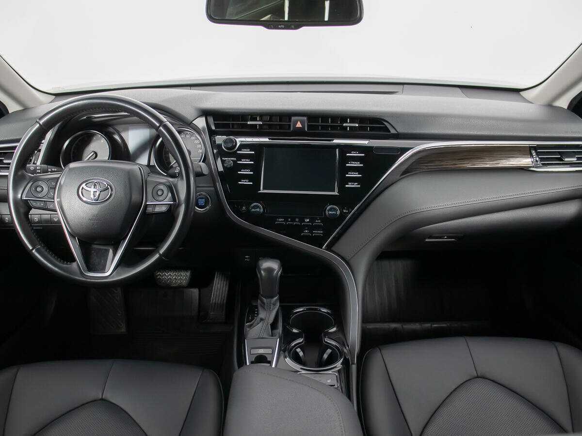 Купить Toyota Camry с пробегом. Фото: #16