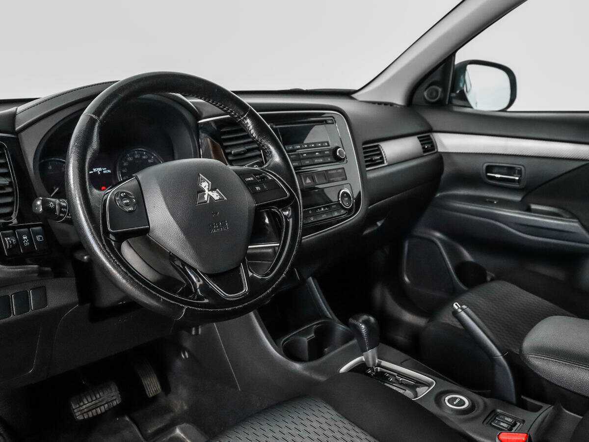 Купить Mitsubishi Outlander с пробегом. Фото: #8