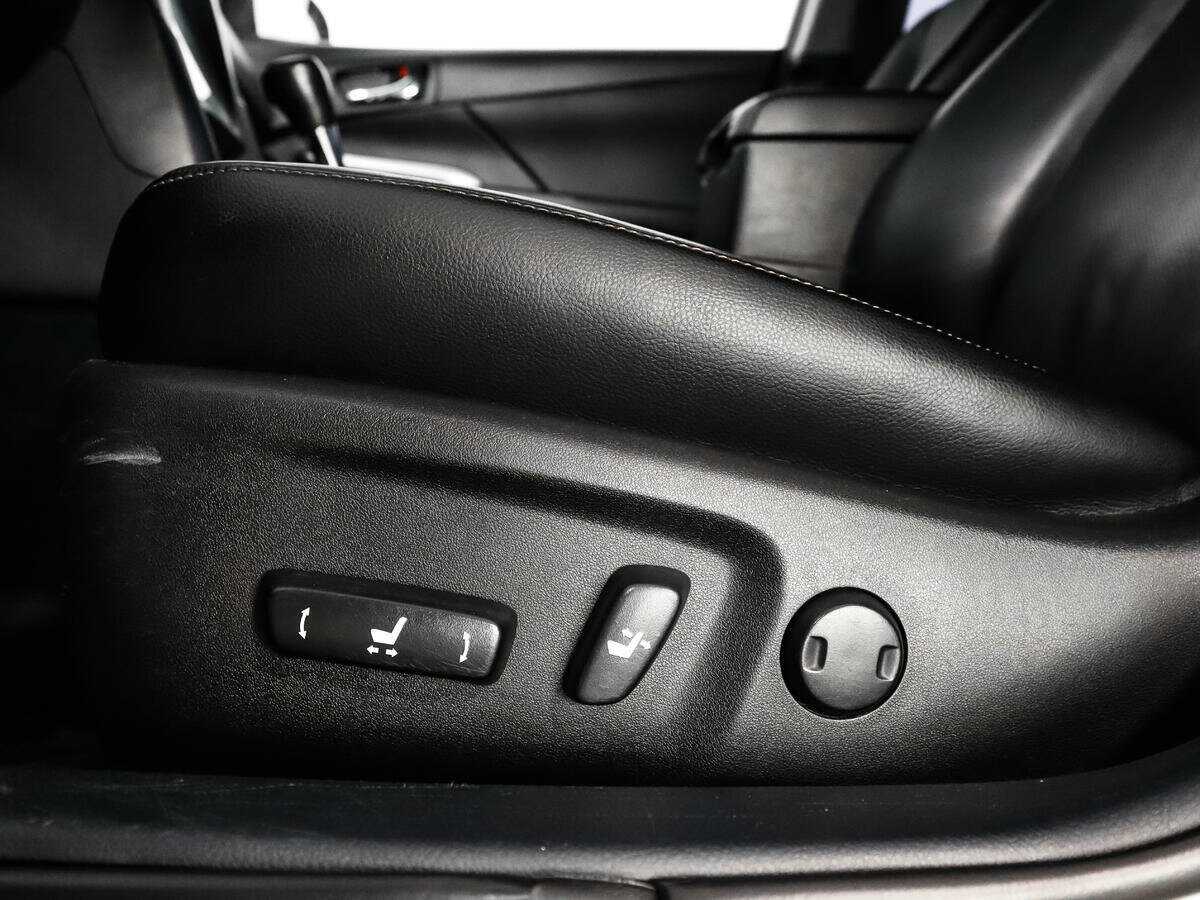 Купить Toyota Camry с пробегом. Фото: #9