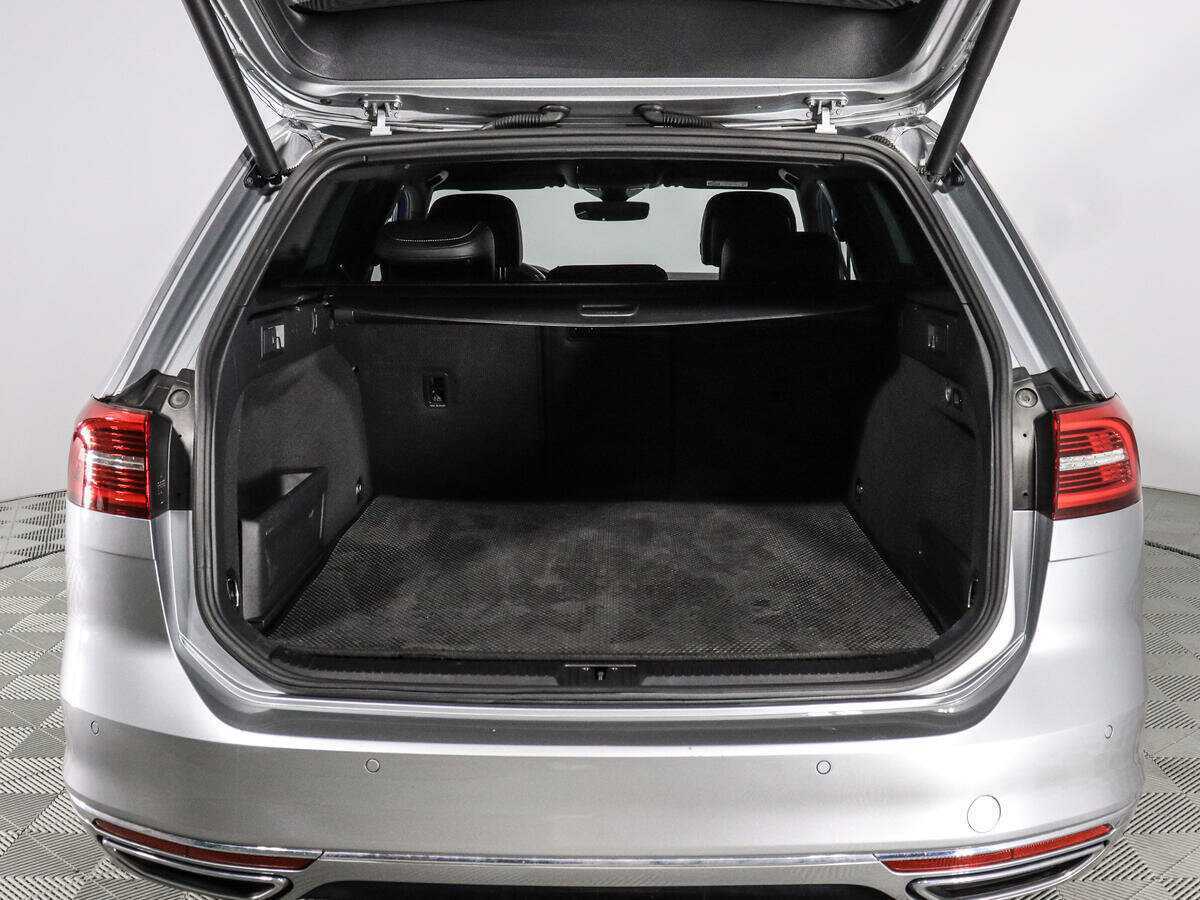 Купить Volkswagen Passat с пробегом. Фото: #20