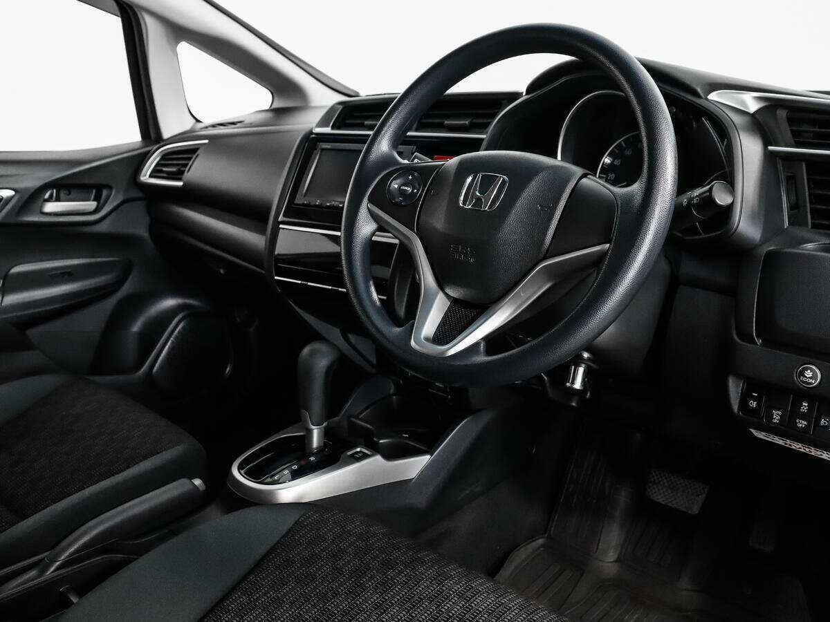 Купить Honda Fit с пробегом. Фото: #8