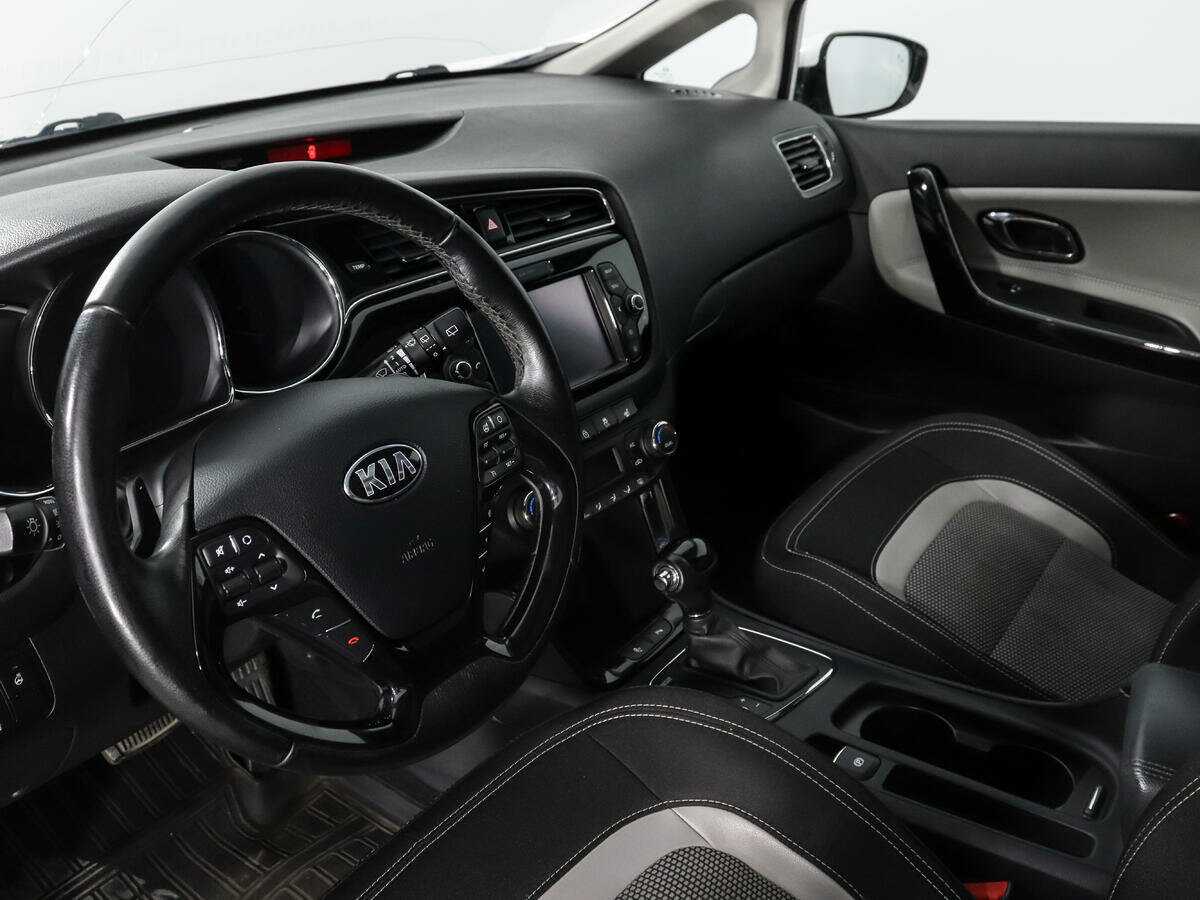Купить Kia Ceed с пробегом. Фото: #8
