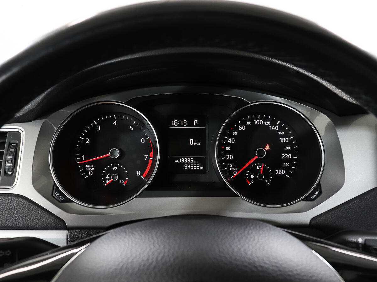 Купить Volkswagen Jetta с пробегом. Фото: #10