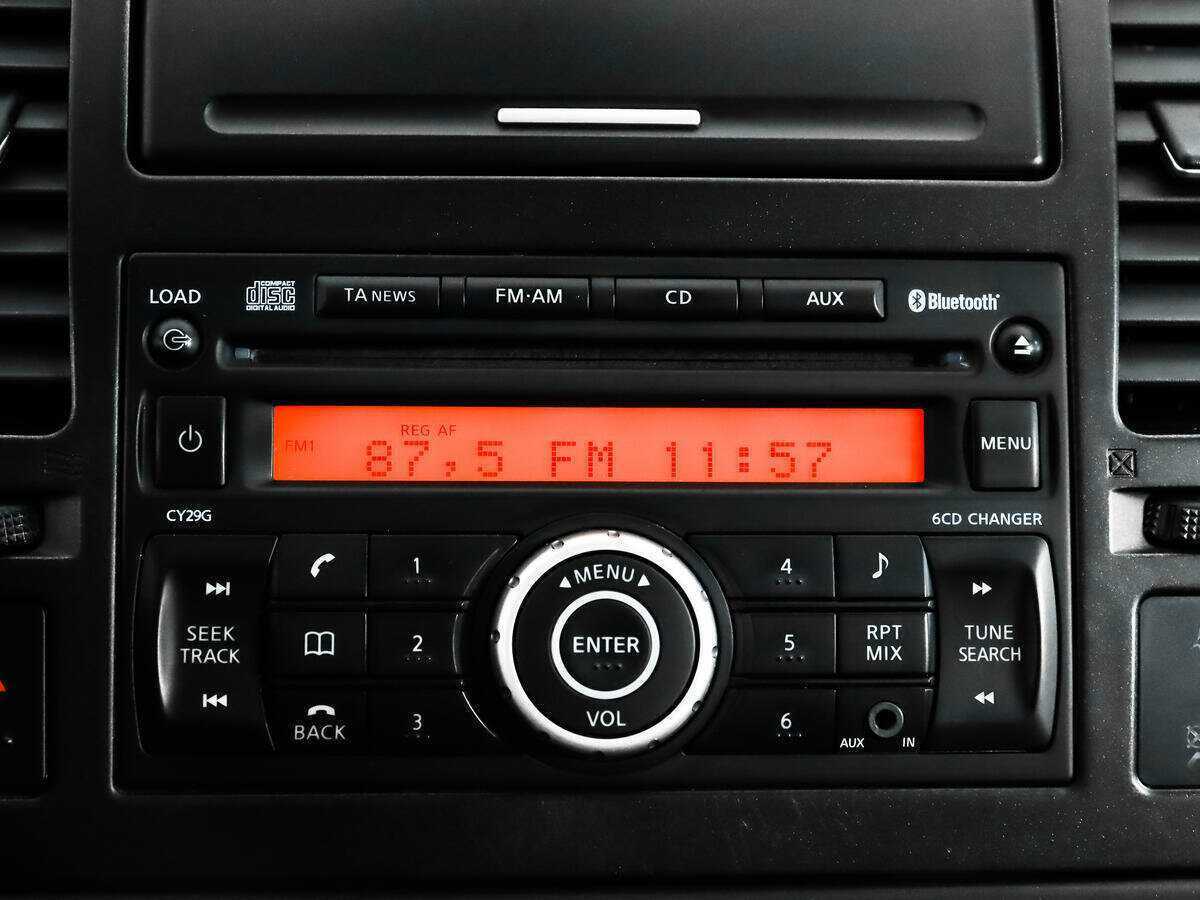 Купить Nissan Tiida с пробегом. Фото: #12