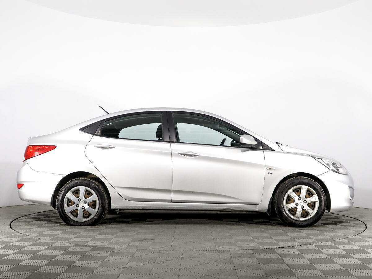 Купить Hyundai Solaris с пробегом. Фото: #3