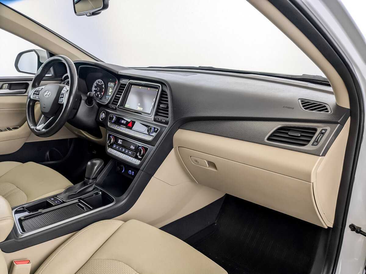 Купить Hyundai Sonata с пробегом. Фото: #10