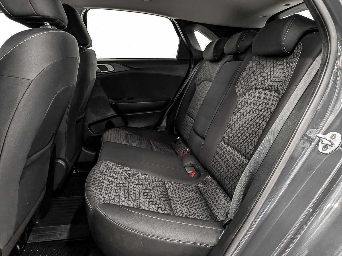 Купить Kia Ceed с пробегом. Фото: #17