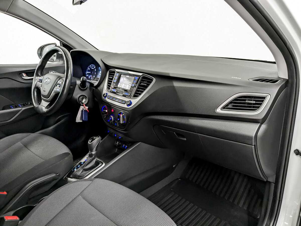 Купить Hyundai Solaris с пробегом. Фото: #10