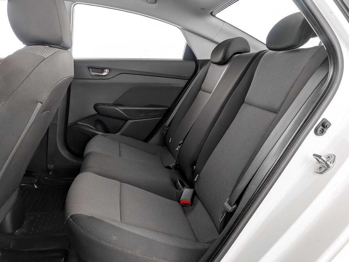 Купить Hyundai Solaris с пробегом. Фото: #10