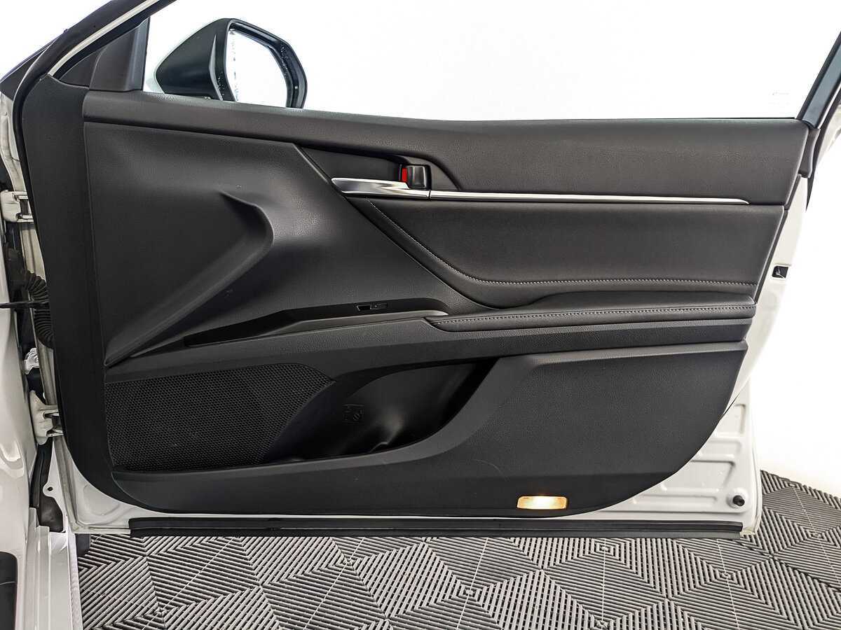 Купить Toyota Camry с пробегом. Фото: #24