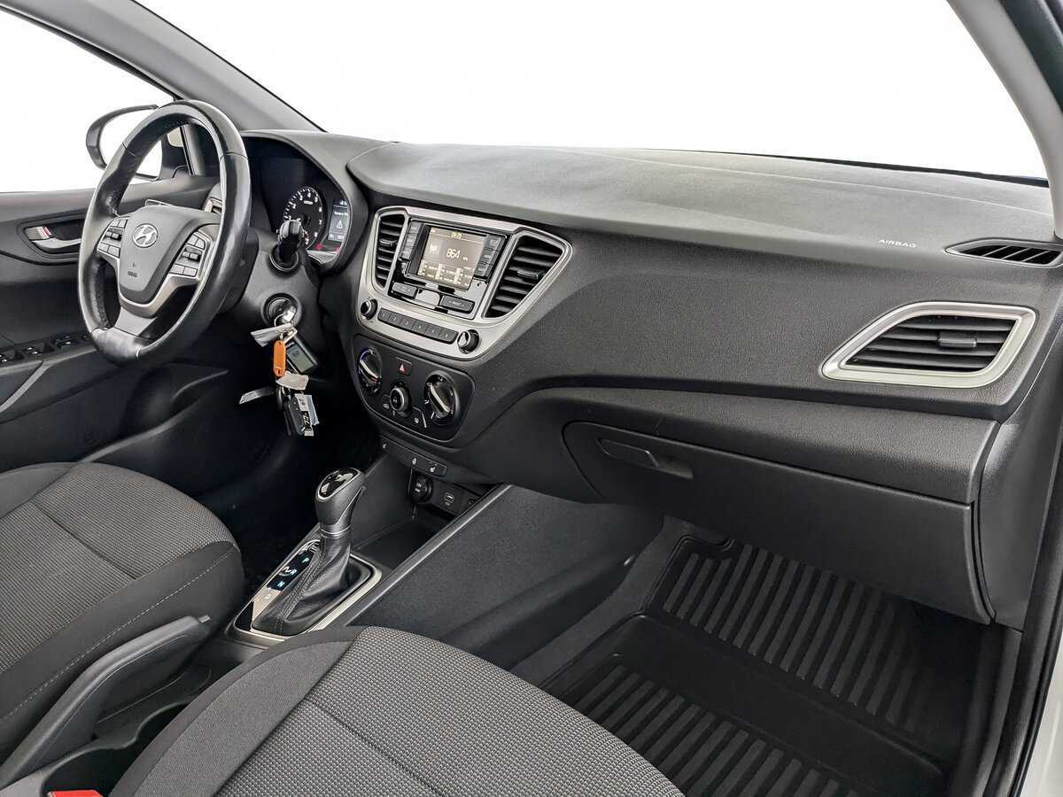 Купить Hyundai Solaris с пробегом. Фото: #10