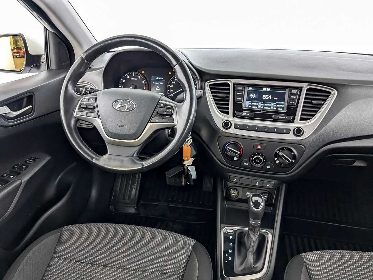Купить Hyundai Solaris с пробегом. Фото: #24