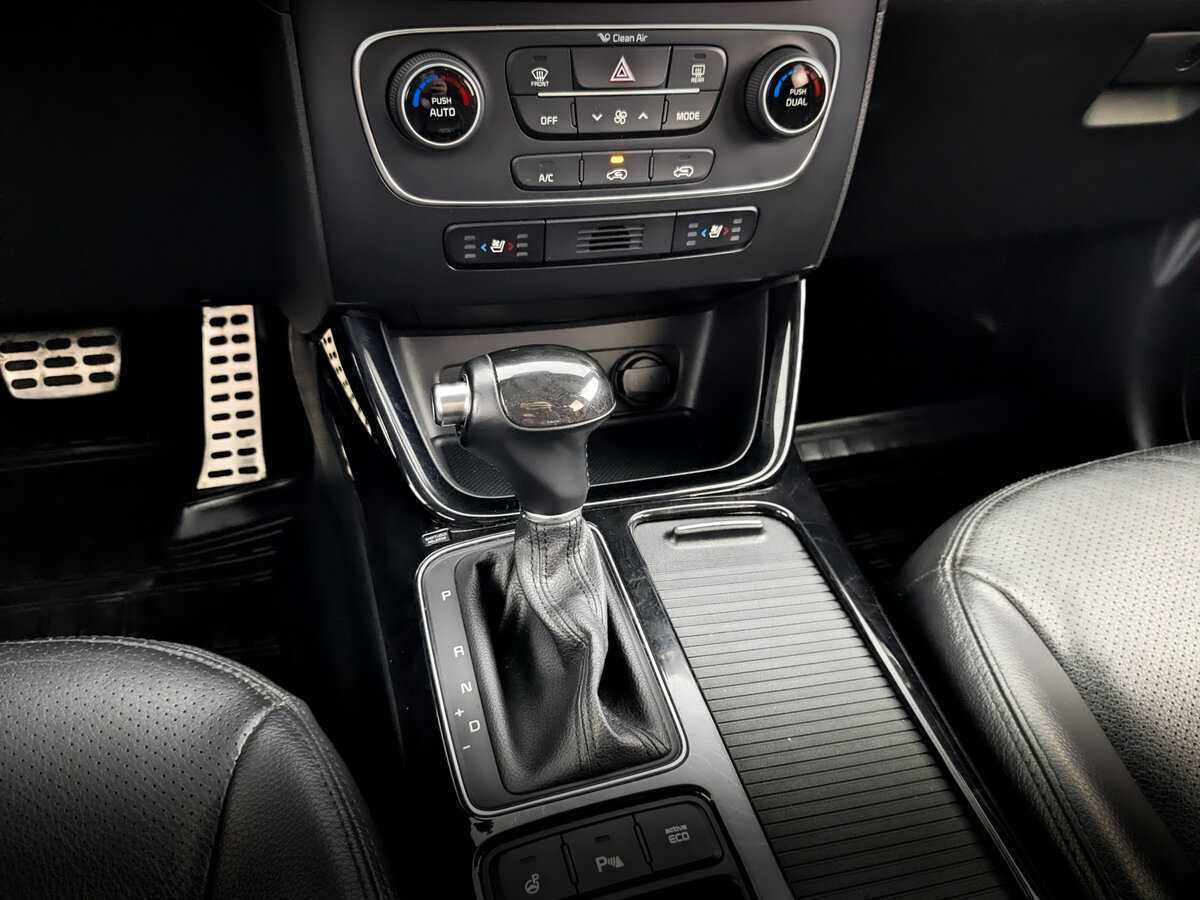 Купить Kia Sorento с пробегом. Фото: #25