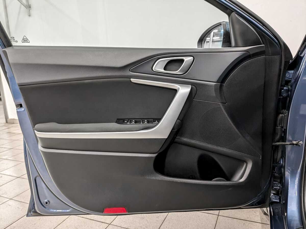 Купить Kia Ceed с пробегом. Фото: #18