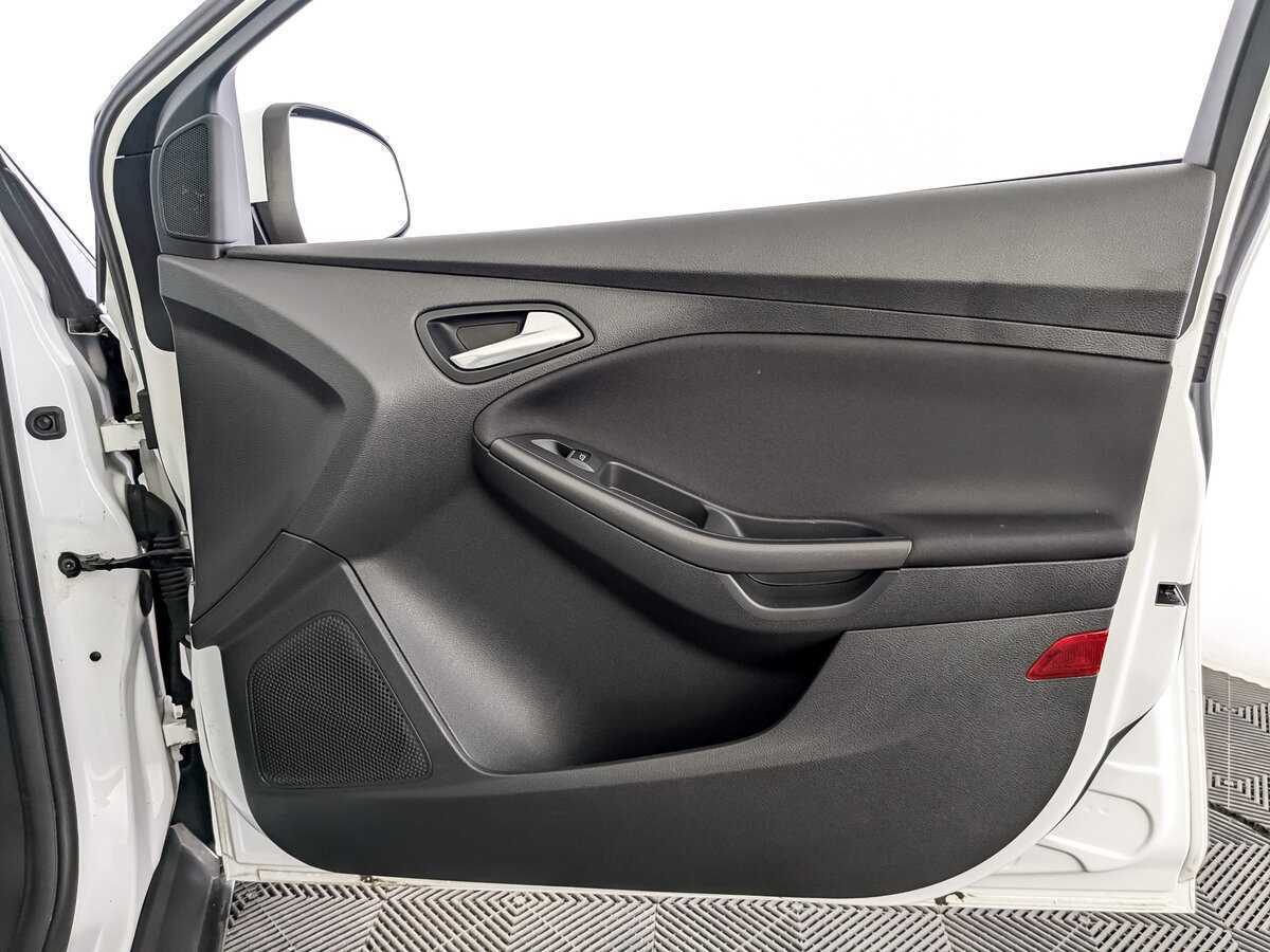Купить Ford Focus с пробегом. Фото: #23