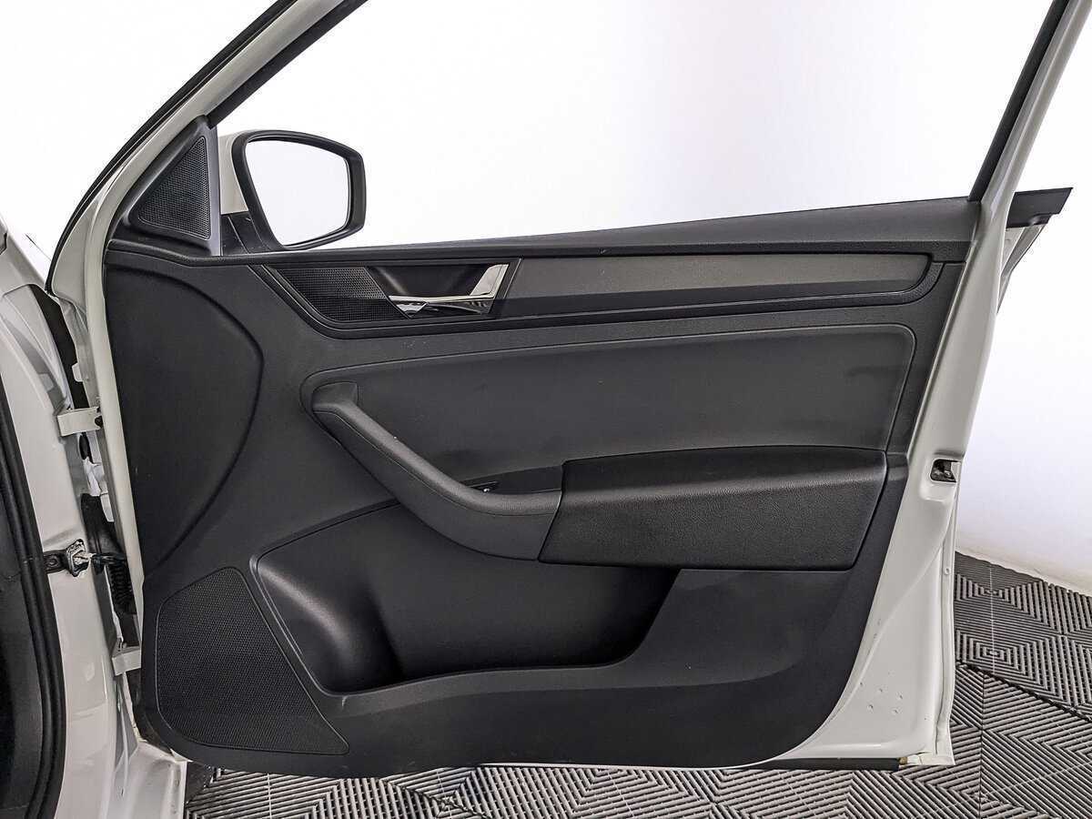 Купить Skoda Rapid с пробегом. Фото: #23