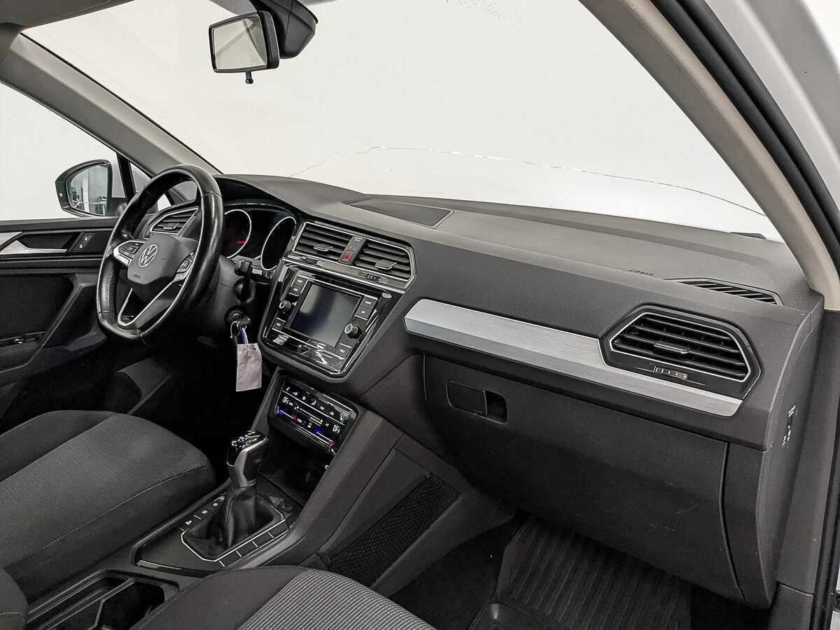 Купить Volkswagen Tiguan с пробегом. Фото: #9