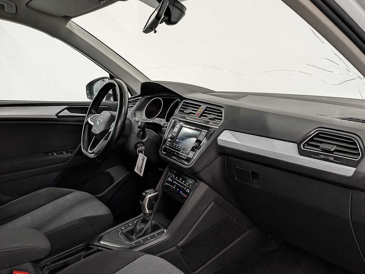 Купить Volkswagen Tiguan с пробегом. Фото: #12