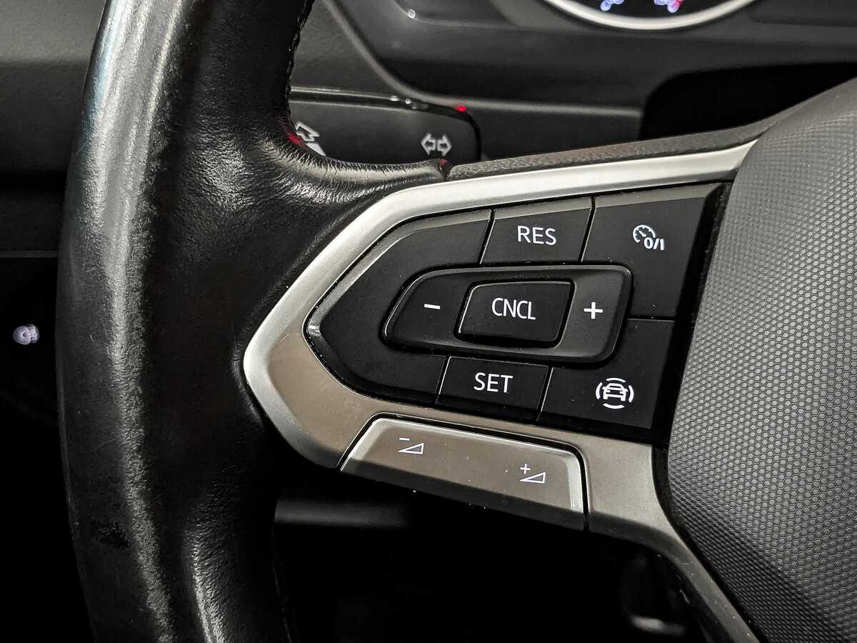 Купить Volkswagen Tiguan с пробегом. Фото: #25