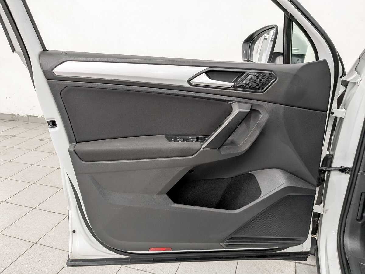 Купить Volkswagen Tiguan с пробегом. Фото: #18