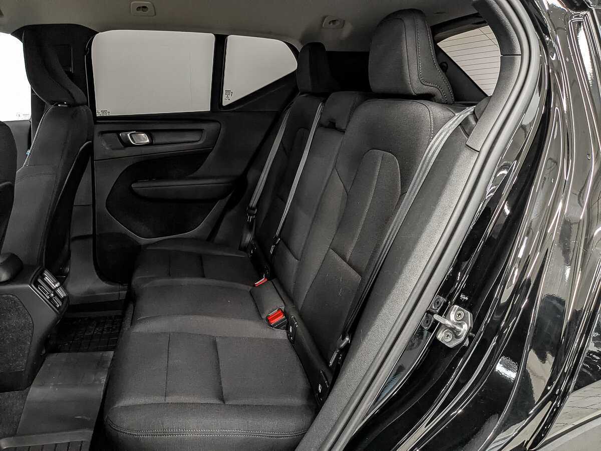 Купить Volvo XC40 с пробегом. Фото: #17
