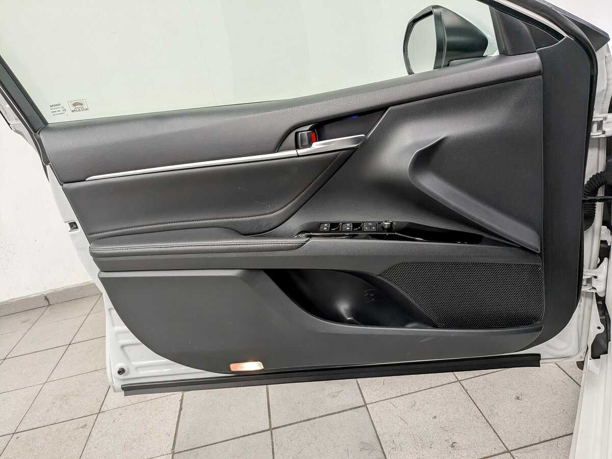 Купить Toyota Camry с пробегом. Фото: #16