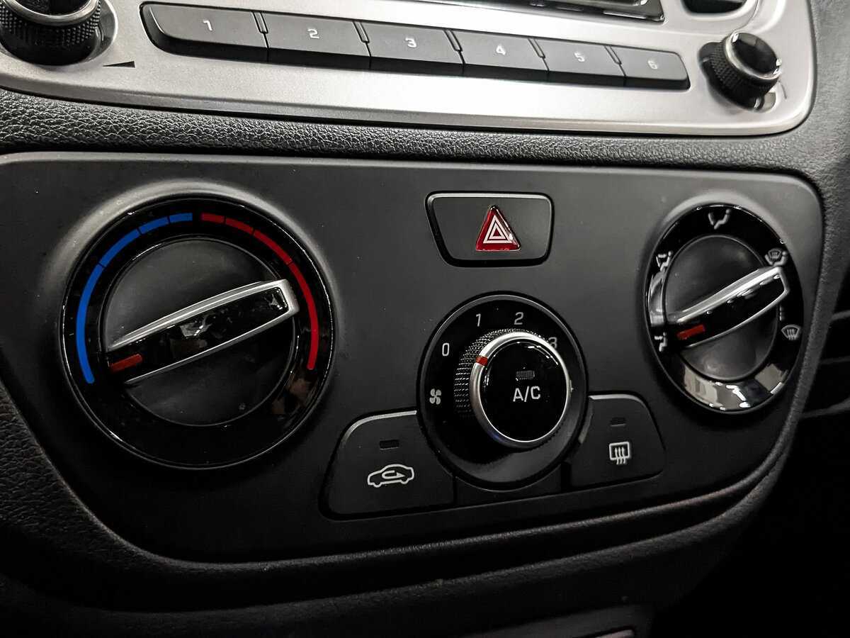 Купить Hyundai Solaris с пробегом. Фото: #18