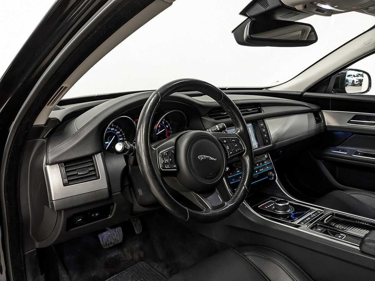 Купить Jaguar XF с пробегом. Фото: #12