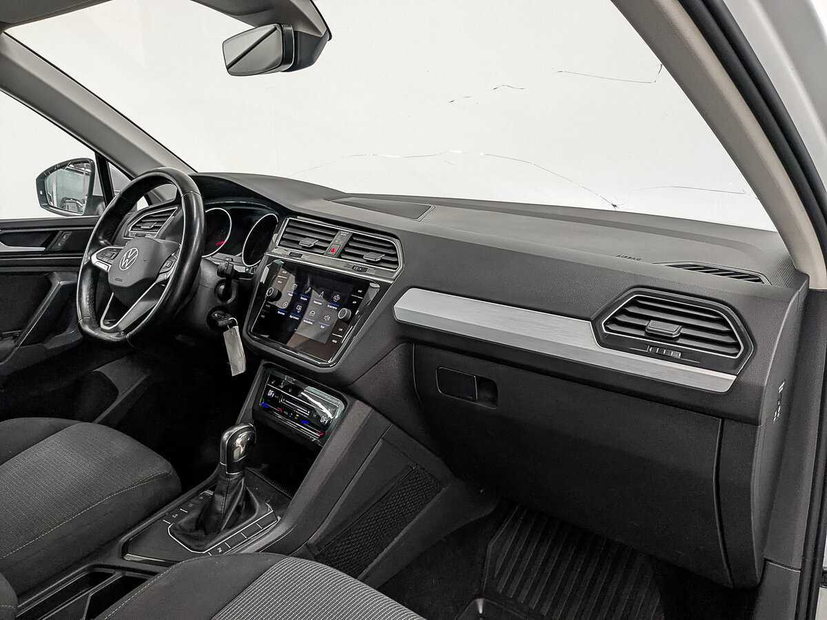 Купить Volkswagen Tiguan с пробегом. Фото: #10