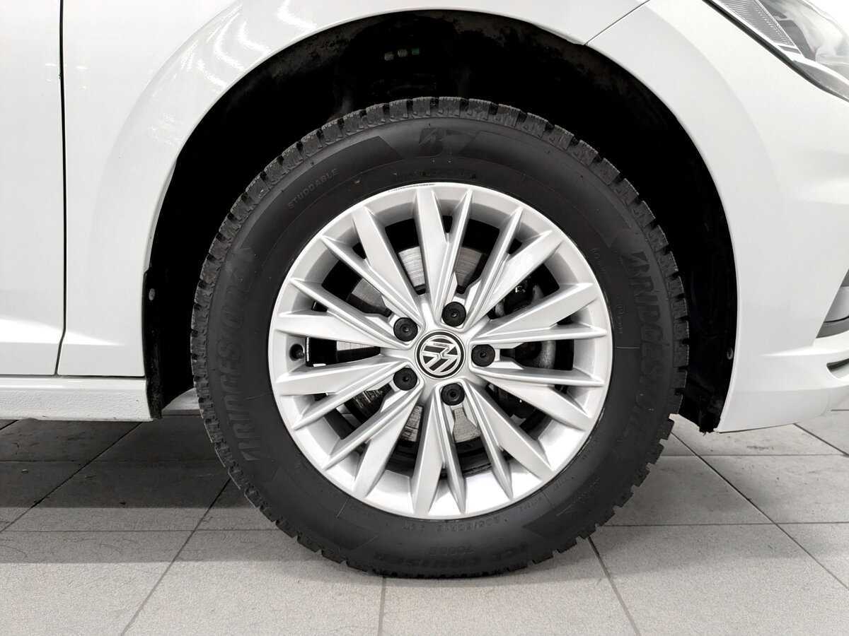 Купить Volkswagen Jetta с пробегом. Фото: #17