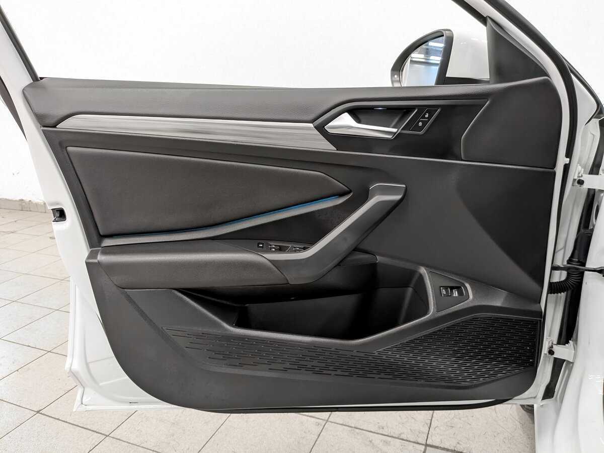 Купить Volkswagen Jetta с пробегом. Фото: #18