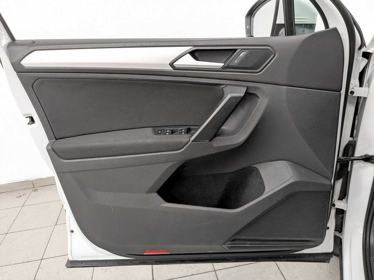 Купить Volkswagen Tiguan с пробегом. Фото: #18